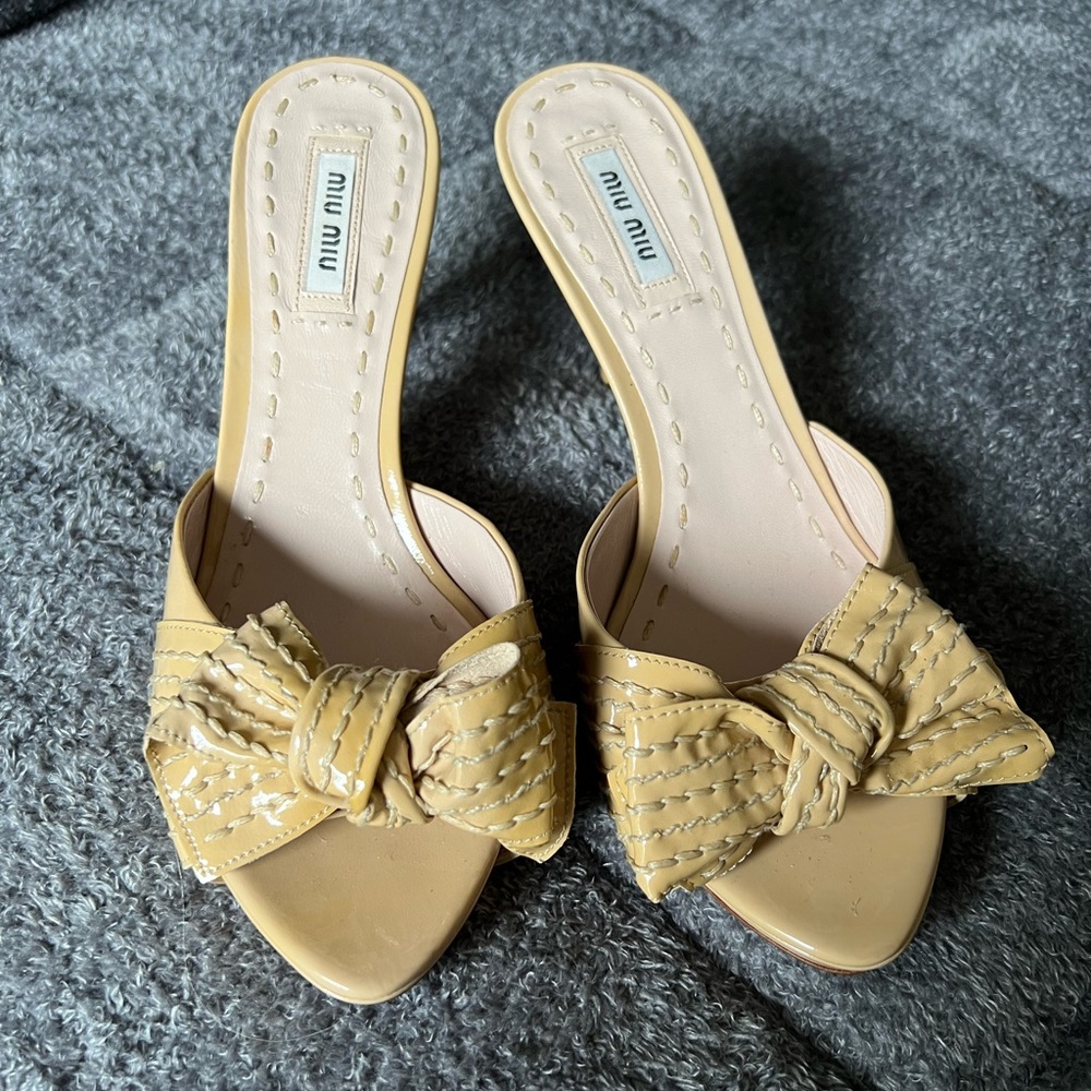 Miu Miu patent leather cream bow backless heel sandals